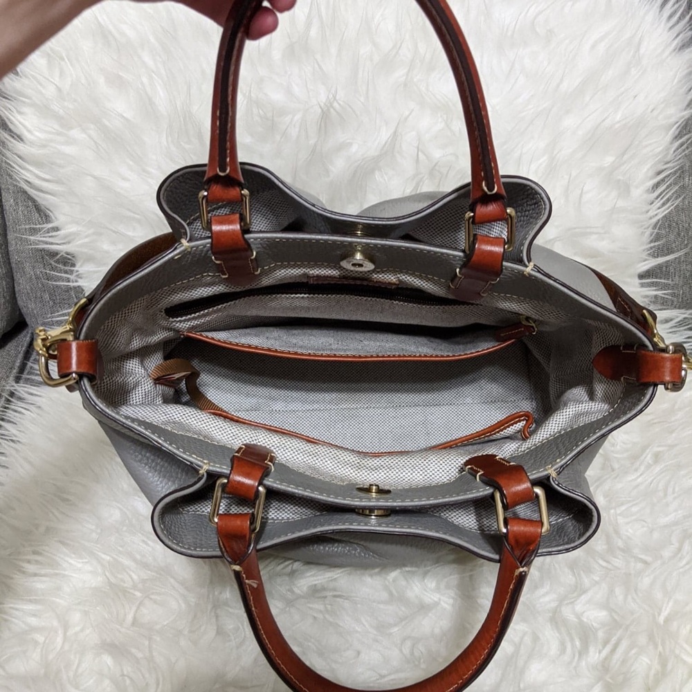 Host Pick ❤️ Dooney & Bourke Barlow bag - Picture 4 of 12